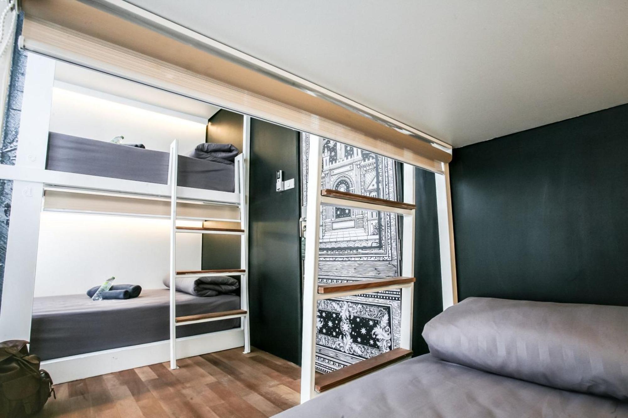 Hostel L'atelier Poshtel Phuket Exterior foto